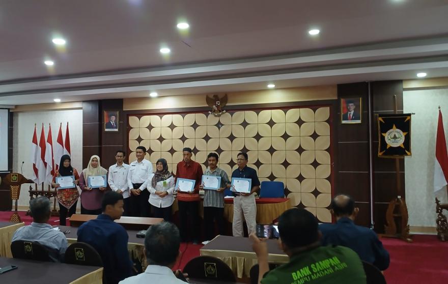 BSI Dhuawar Sejahtera Peroleh Sertifikat Penghargaan Bintang 5 dari DLH